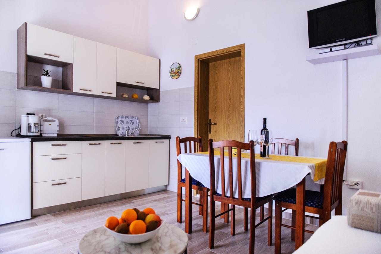 Apartments Mila مارينا المظهر الخارجي الصورة