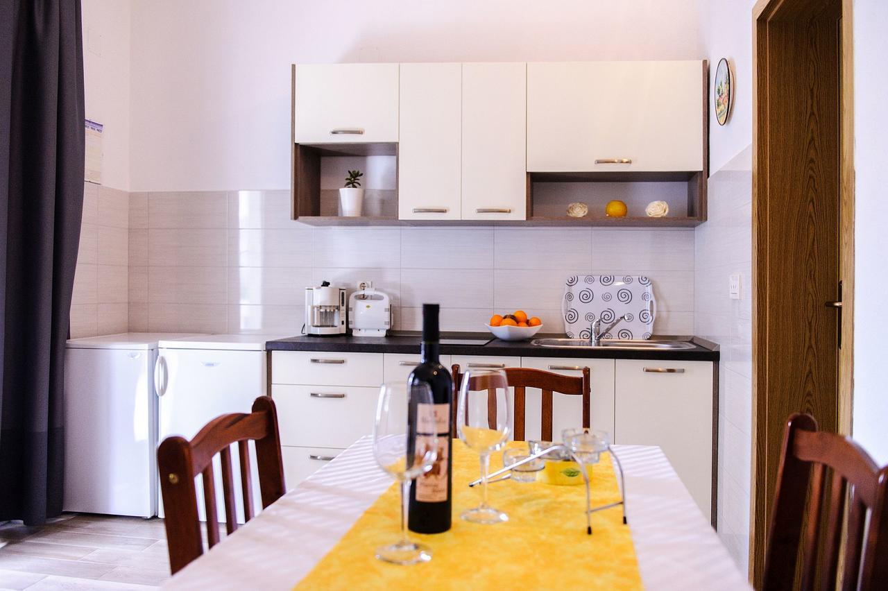 Apartments Mila مارينا المظهر الخارجي الصورة