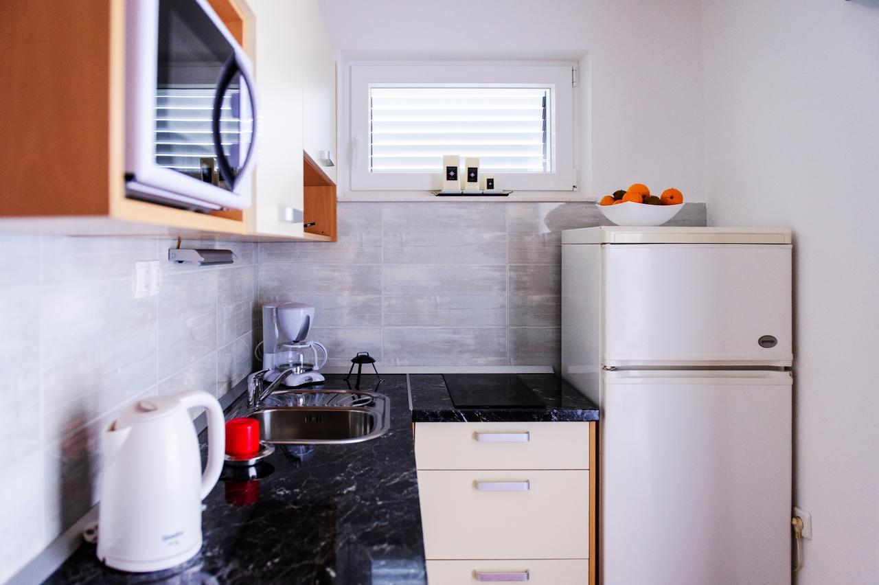 Apartments Mila مارينا المظهر الخارجي الصورة